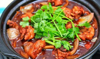 鸡子土豆火锅怎么做好吃窍门 鸡子烧土豆的火锅