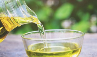 吃茶油对胃的10大好处(每晚睡前喝一口茶油)