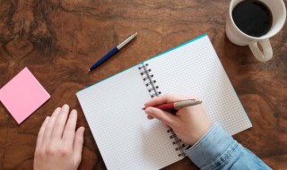 圣诞手抄报的内容英文和翻译(圣诞手抄报的内容英文和翻译简单)