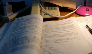 契诃夫变色龙讲了什么（契诃夫变色龙讲了什么故事）