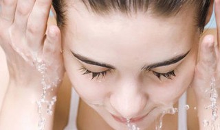 洗脸一定要用洗面奶吗? 洗脸一定要用洗面奶吗知乎