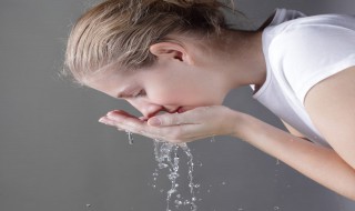 卸妆油可以去黑头吗 洗面奶可以去黑头吗