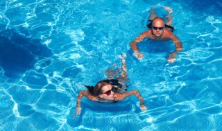 蛙泳换气不下沉的正确方法 蛙泳换气如何不下沉