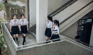 不假思索造句 不假思索造句两层意思