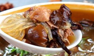 蘑菇炖粉条的家常做法（蘑菇炖粉条的家常做法大全）