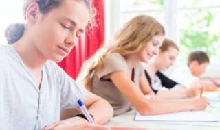 哀鸿遍野造句(哀鸿遍野造句子怎么造)