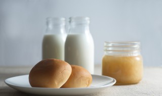 奶油小面包的做法（奶油小面包的做法家庭）