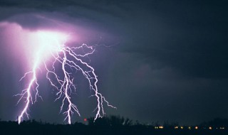 雷电是怎么形成的（雷电是怎么形成的简说）