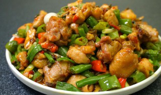 如何做青椒滑鸡（青椒炒肉）