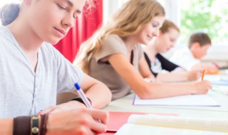 杜甫写的第一首诗是什么 杜甫写的第一首诗是什么诗