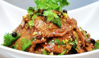 凉拌卤牛肉的家常做法(凉拌卤牛肉的家常做法及配料)