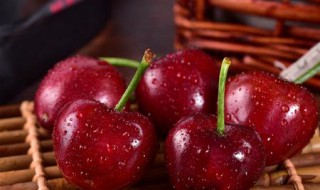 樱桃上火吗 樱桃上火吗每天吃樱桃的最佳时间