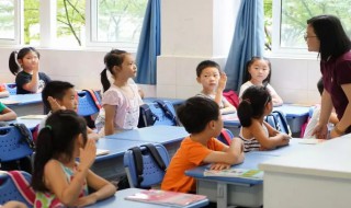 早发白帝城的诗意(早发白帝城的诗意讲解)