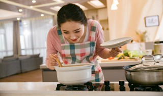 鲤鱼炖赤豆怎么做（鲤鱼炖赤豆的做法大全）