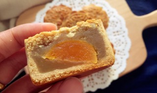 蛋黄皮月饼的做法和配方 蛋黄皮月饼的做法和配方视频