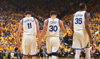 勇士三巨头都有谁（勇士三巨头经典比赛）