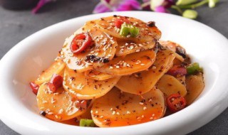 如何制作酸辣好吃的薄土豆片 如何制作酸辣好吃的薄土豆片视频