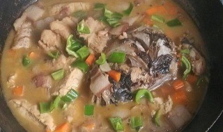 正宗炖花鲢鱼的做法和配方（正宗炖花鲢鱼的做法和配方窍门）