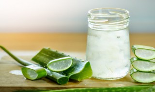 夏天怎样自制爽肤水（怎样自制爽肤水 简单）