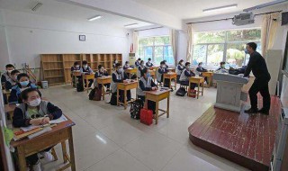 闲居初夏午睡起二绝句（闲居初夏午睡起二绝句翻译）