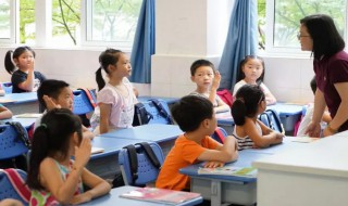 可怜九月初三夜下一句是什么 白居易可怜九月初三夜下一句是什么