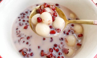 如何制作好吃又好喝的奶茶小汤圆