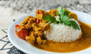 如何做咖喱鸡排饭 做咖喱鸡排饭作文500字