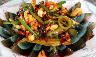 皮蛋金针菇的家常做法（皮蛋金针菇的家常做法视频）