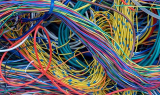 高压电线有多少伏（高压电线有多少伏特）