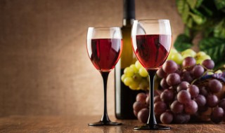 法国葡萄酒等级介绍(法国葡萄酒主要包括哪几个等级?)