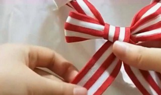 蝴蝶结怎么系(蝴蝶结怎么系鞋带)