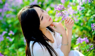 夸美女漂亮的句子（夸美女漂亮的句子一套一套）