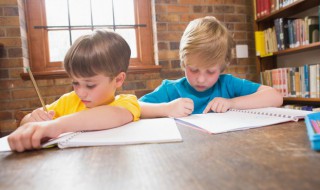 垂什么欲滴这个成语是什么意思 垂什么欲滴这个成语是什么意思呀