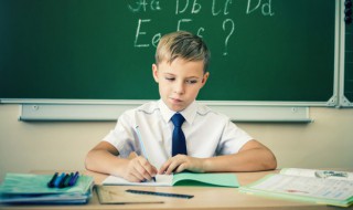 士的组词（鼓的组词）