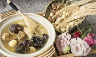 西洋参炖鸡汤的禁忌（西洋参搭配什么煲汤最好）