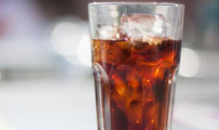 功能饮料对身体有害吗（每天喝功能饮料对身体有害吗）