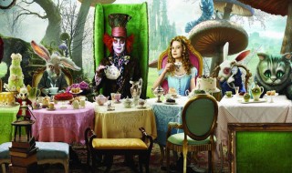 爱丽丝梦游仙境好词好句(爱丽丝梦游仙境好词好句好段摘抄大全)