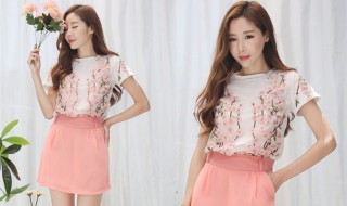 粉色百褶裙配什么鞋（粉色百褶裙配什么鞋好看）