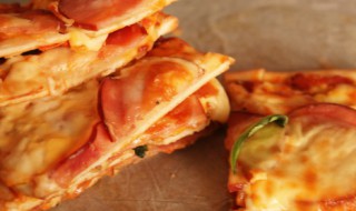 香肠披萨的做法（香肠披萨的做法大全烤箱窍门）