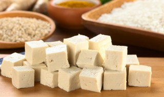 蒜苗炖豆腐的制作方法(蒜苗炖豆腐的制作方法大全)