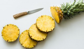 菠萝炒鸡肉的做法(菠萝炒鸡肉的做法视频)