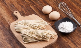 家常版酸汤面的制作方法(家常酸汤面怎样做好吃)