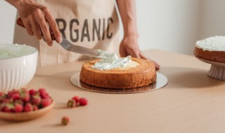 翻糖小黄人蛋糕的家常做法 翻糖小黄人制作图解