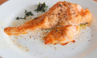 干煎三文鱼做法（干煎三文鱼做法塞尔达大姐）