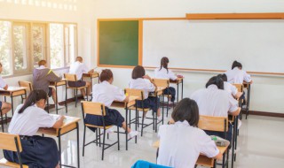 汹涌澎湃的近义词（汹涌澎湃的近义词是什么）