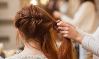 2020年流行什么发型（2020年流行什么发型50岁）