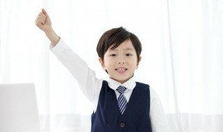 昂首阔步的意思（昂首阔步的意思解释）