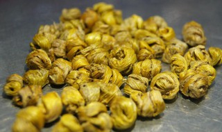 石斛能泡水喝吗（铁皮石斛能泡水喝吗）