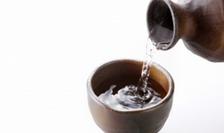 筛酒的意思是什么(筛酒意思是什么?)