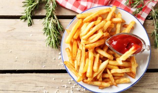 空气炸锅炸薯条多少度（空气炸锅炸薯条多少度多少时间怎么做）